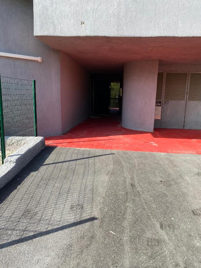 Appartamento Les Baux-Beaux Esterno foto
